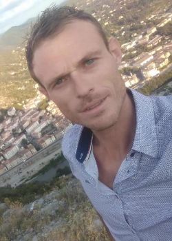 Nicolas, 41