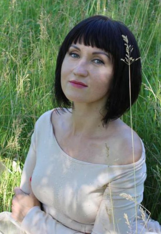 Olga • 47 • Belarus