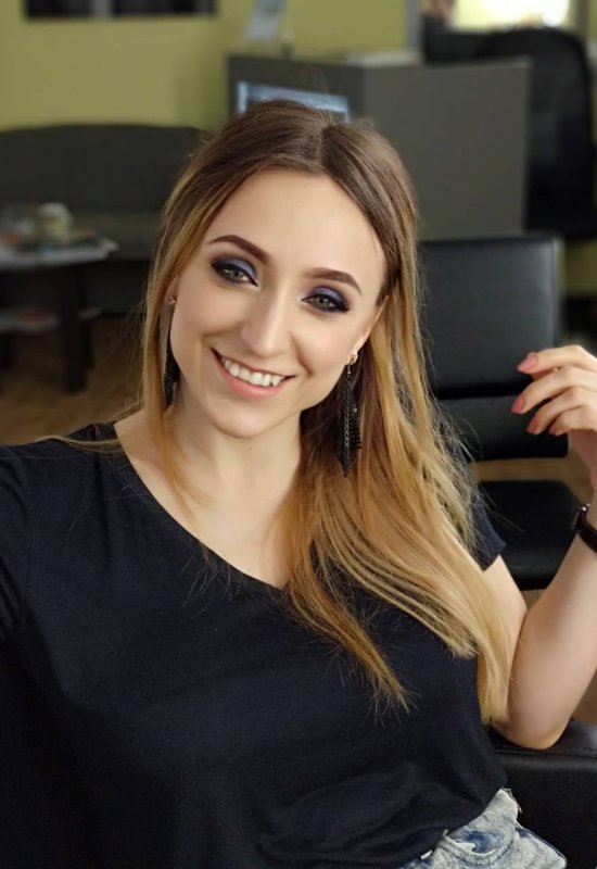 Alina • 43 • Ukraine
