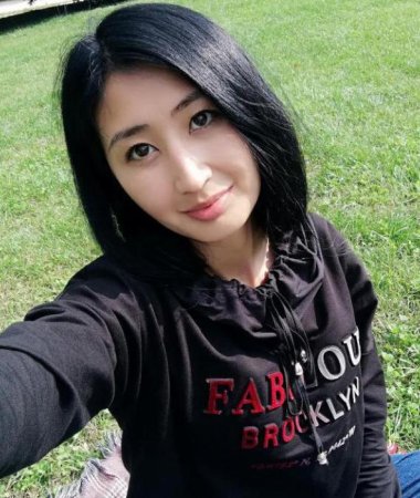 Ainura, 35