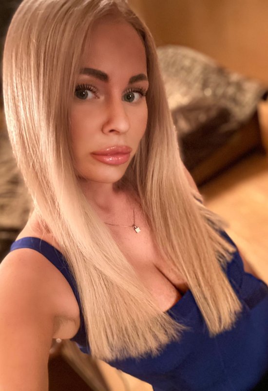 Anastasia • 41 • France