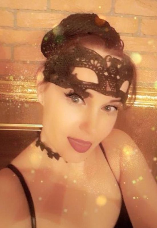 Arina • 39 • Kazakhstan