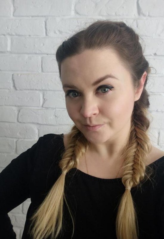 Elena • 38 • Росія