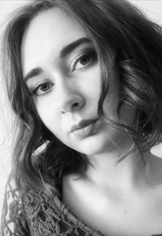 Izabel • 40 • Франция