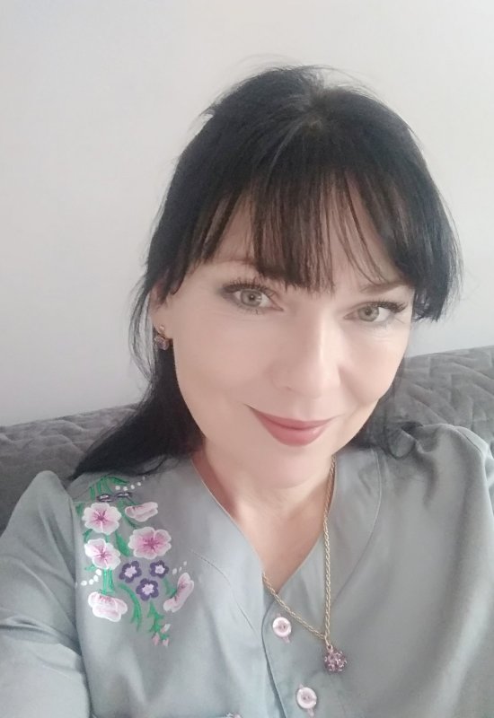 Oksana  • 48 • Ukraine