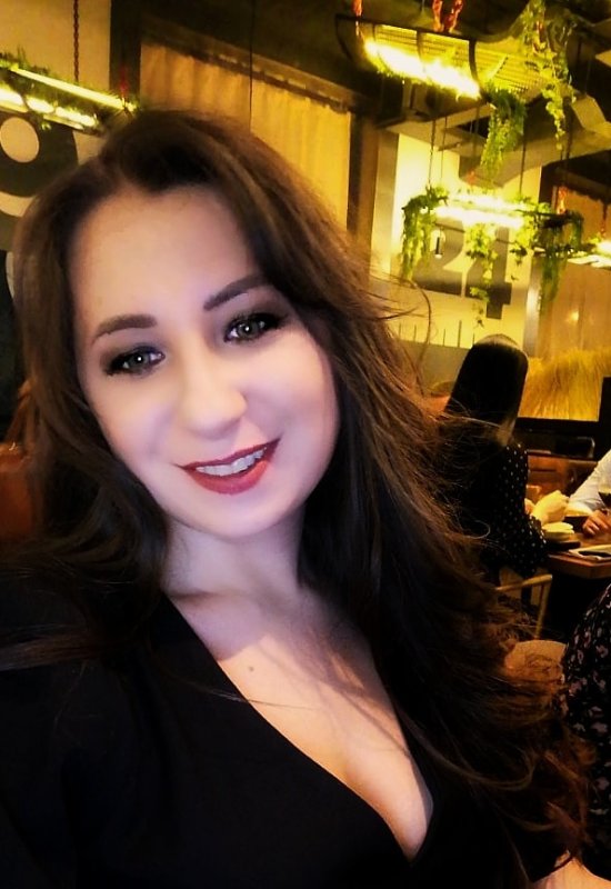 Kseniya • 37 • France