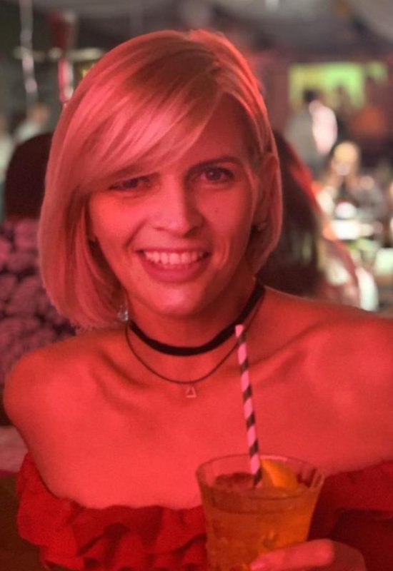 Hanna • 40 • Ukraine