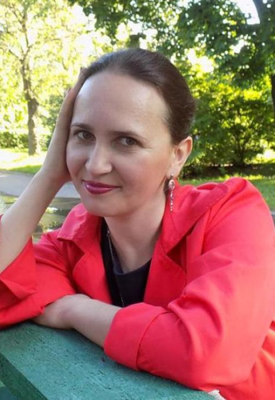 Vika • 49 • Russie