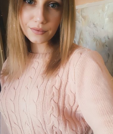 Yana, 27