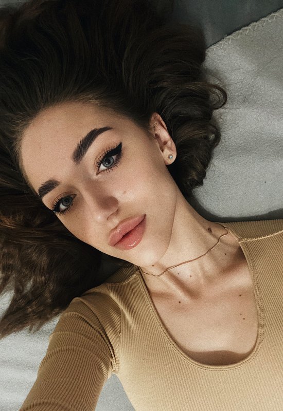 Olga • 24 • Ukraine