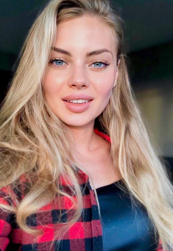 Yuliya • 34 • Росія