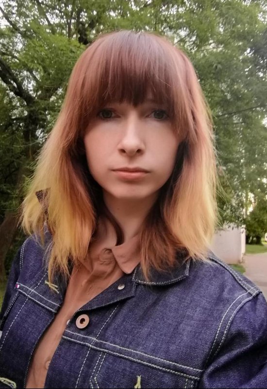 Yulia • 31 • Biélorussie