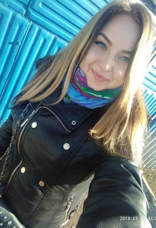 Olya • 40 • Ukraine