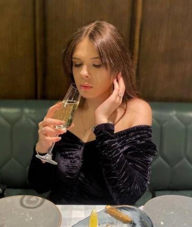 Daryna, 24