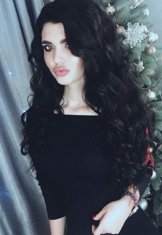 Alisa • 38 • Ukraine