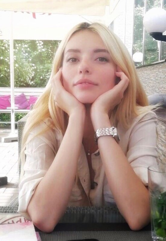Tanya • 33 • Ukraine