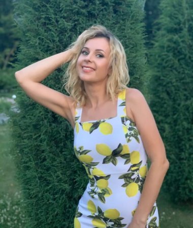 Tatiana, 44
