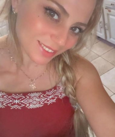 Amel, 43