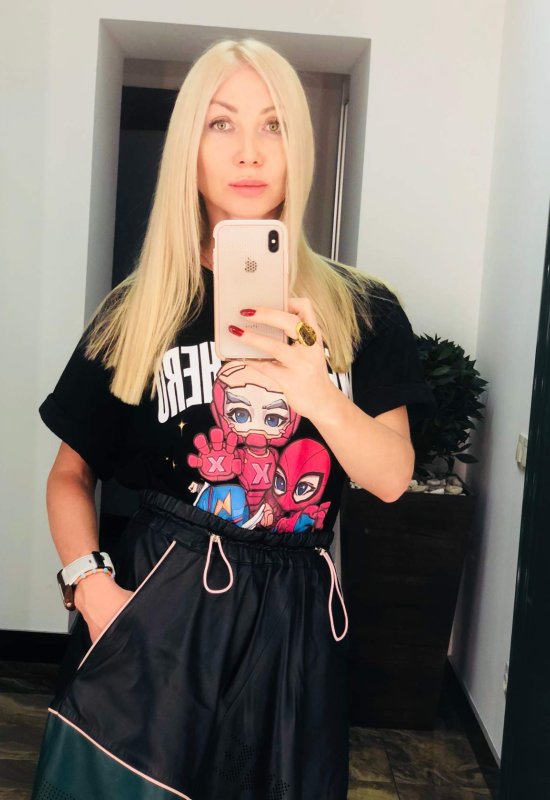 Tatiana • 43 • United States