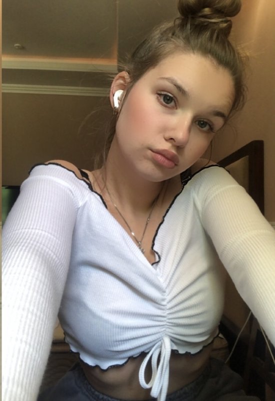Nastia • 24 • Ukraine