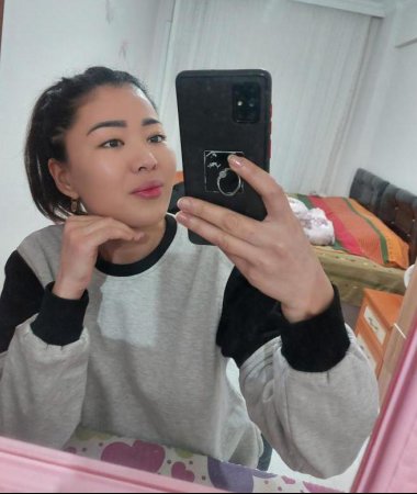 Farida, 33