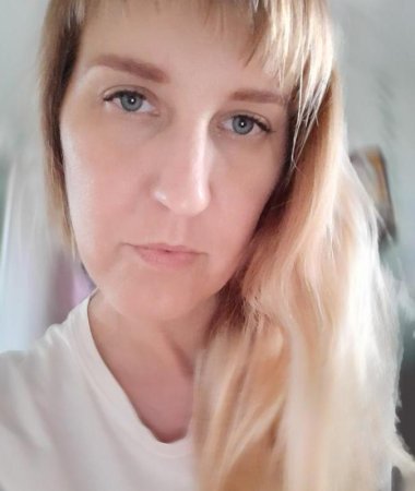 Ekaterina, 43