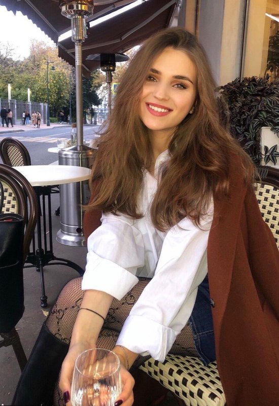 Valentina • 32 • Ukraine