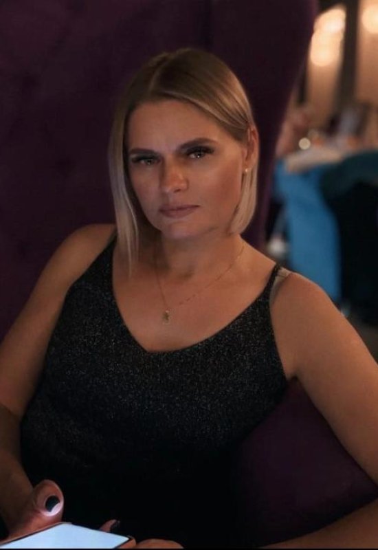 Olesya • 46 • Russia