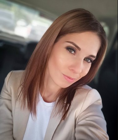 Alena, 43