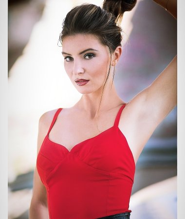 Elena, 36