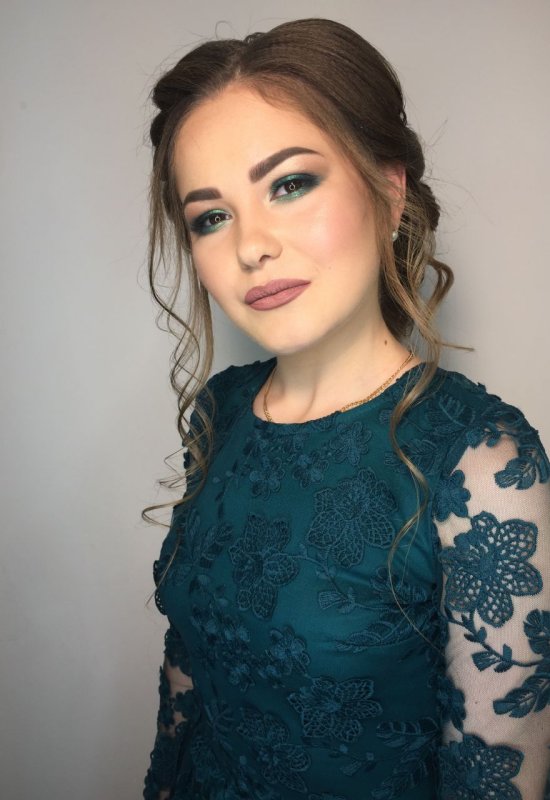 Kristina • 26 • Ukraine
