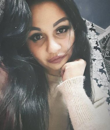 Sofia, 33