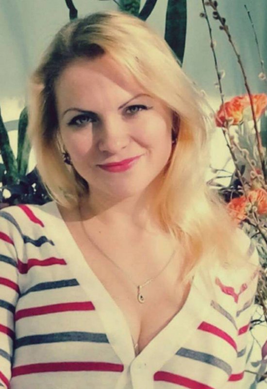 Vika • 46 • Russia