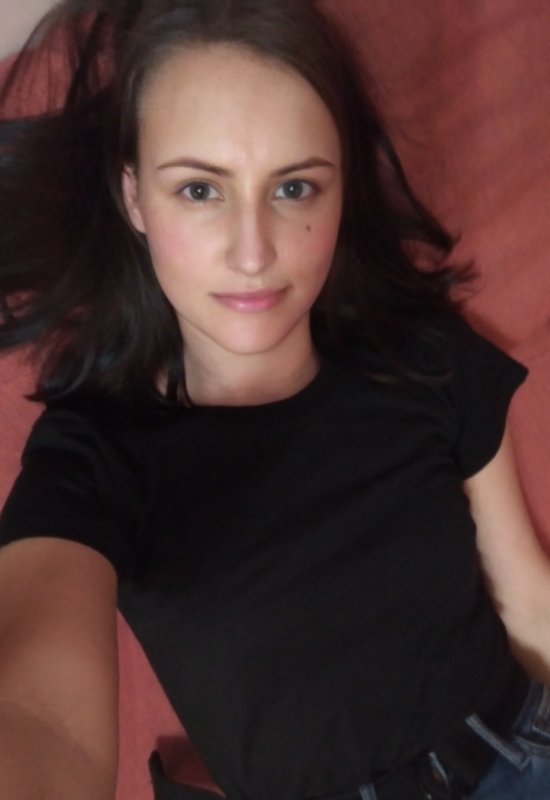 Vika • 38 • Russie