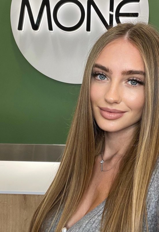 Yulia • 35 • Belarus