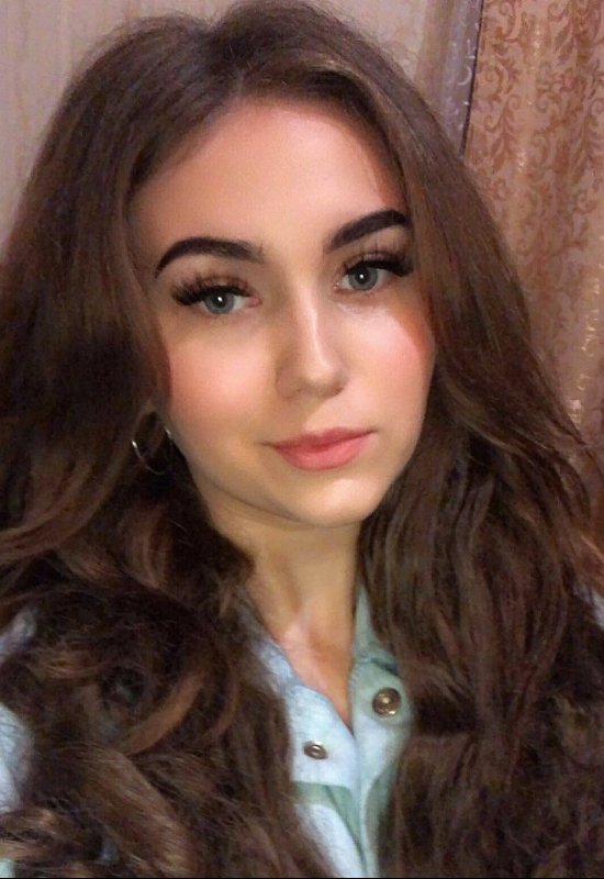 Daria • 25 • Ukraine