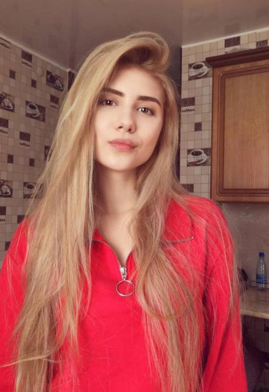 Alisa • 37 • Ukraine