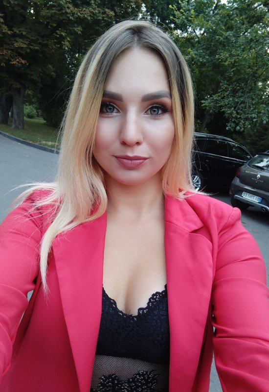 Karina • 26 • Ukraine 🇺🇦