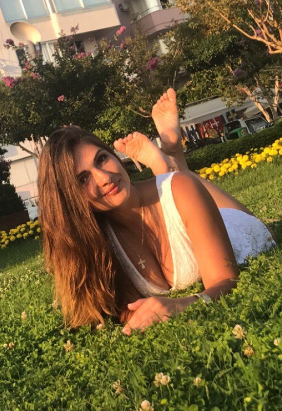Nadezhda • 39 • Ukraine 🇺🇦