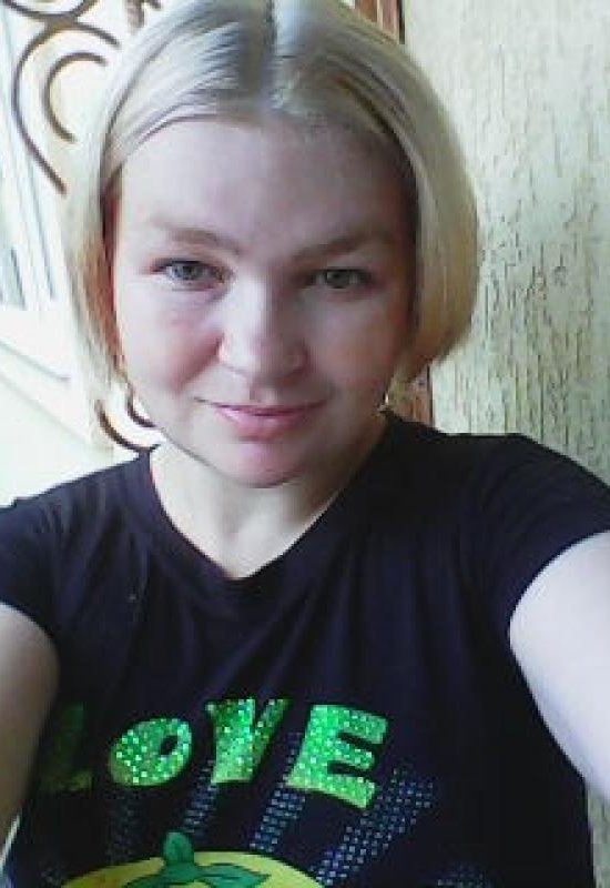 Alina • 27 • Moldova
