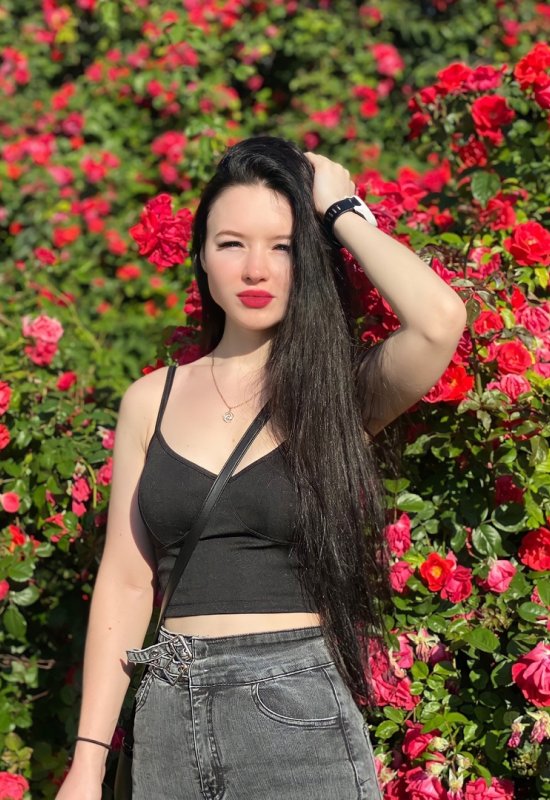 Natalia • 30 • France