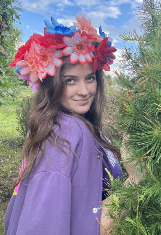 Alina • 32 • Россия
