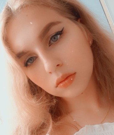 Yulia, 23