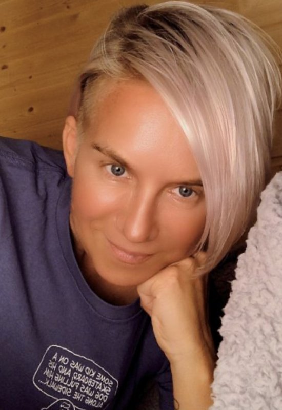Svetlana • 51 • Russia