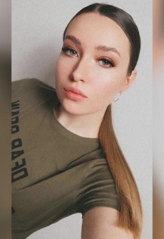Evelina • 28 • Russia