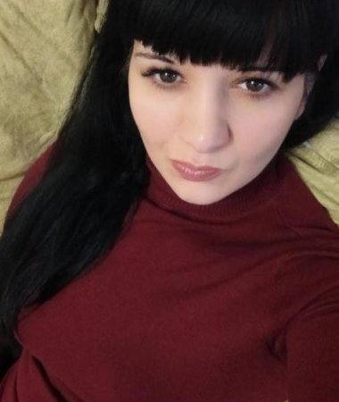 Anna, 38