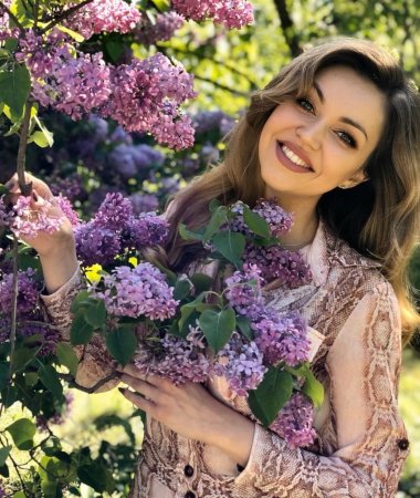 Elena, 39