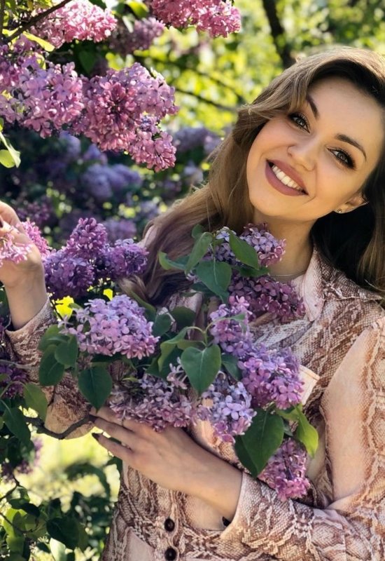 Elena • 39 • Belarus
