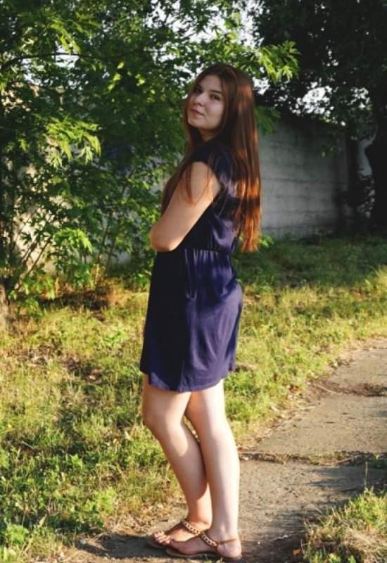 Polina • 27 • Russia