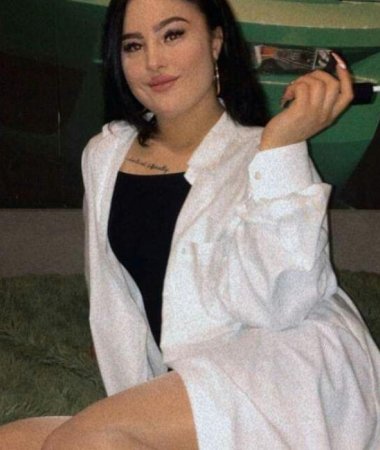 Ilona, 25